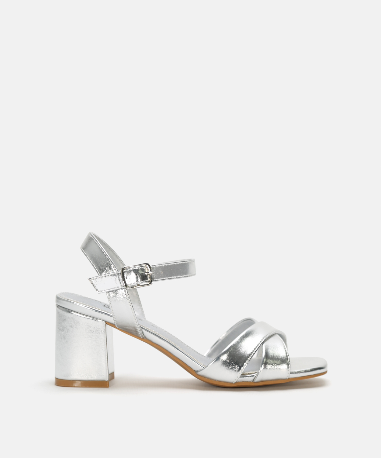 Sandalia tac&oacute;n cruzada